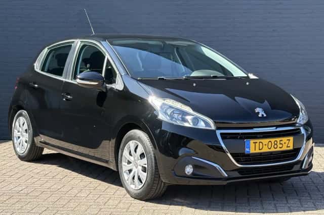 Peugeot 208 (2018) thumbnail 3