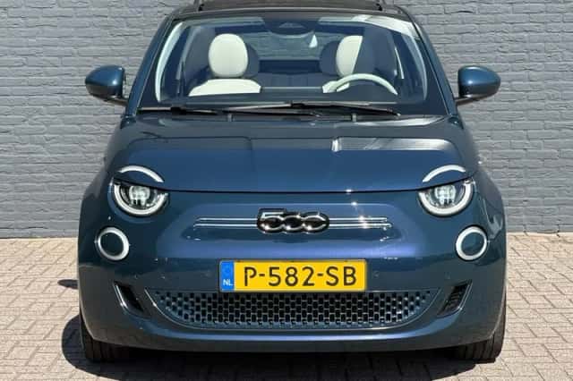 Fiat 500e (2022) thumbnail 3