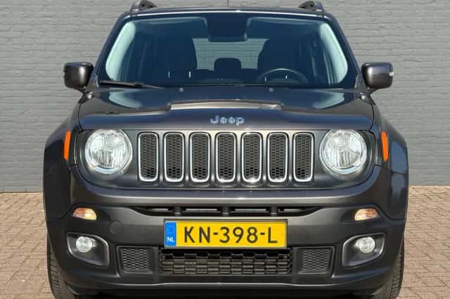 Jeep Renegade (2016) thumbnail 2