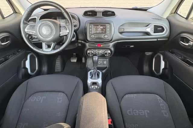 Jeep Renegade (2016) thumbnail 17