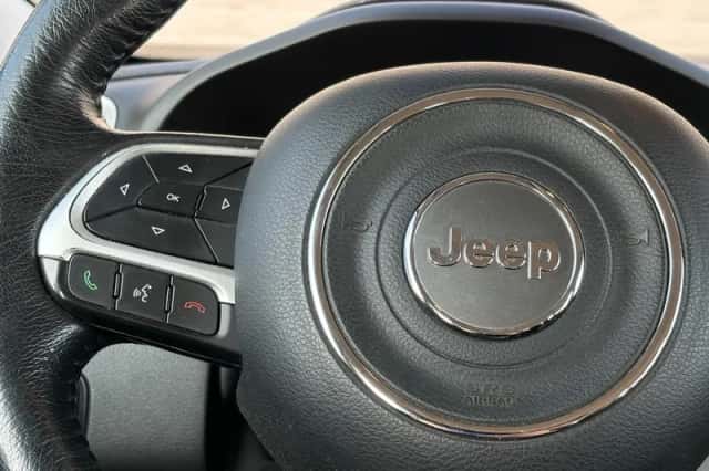 Jeep Renegade (2016) thumbnail 18