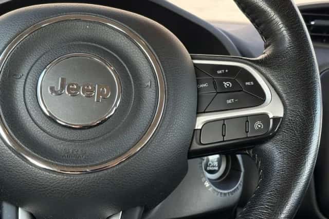 Jeep Renegade (2016) thumbnail 19