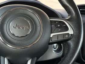 Jeep Renegade (2016) thumbnail 19