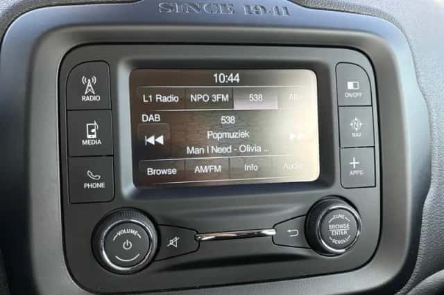 Jeep Renegade (2016) thumbnail 20