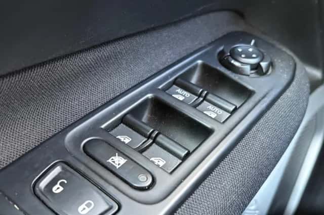 Jeep Renegade (2016) thumbnail 29