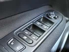 Jeep Renegade (2016) thumbnail 29