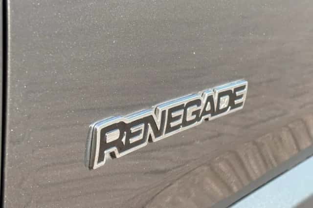 Jeep Renegade (2016) thumbnail 32