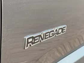 Jeep Renegade (2016) thumbnail 32