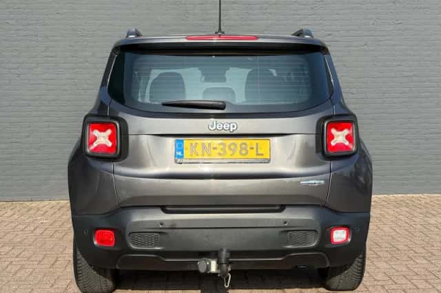 Jeep Renegade (2016) thumbnail 6