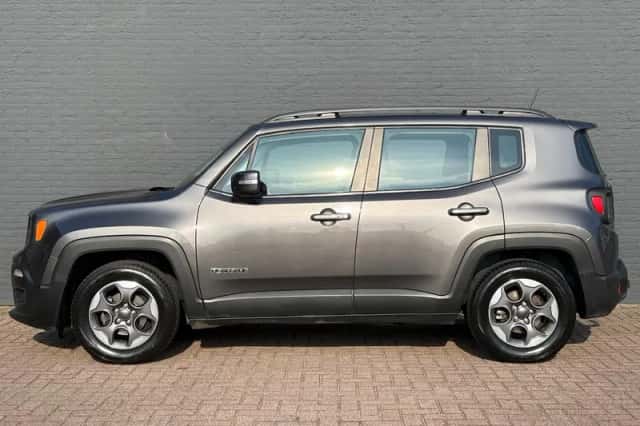 Jeep Renegade (2016) thumbnail 9