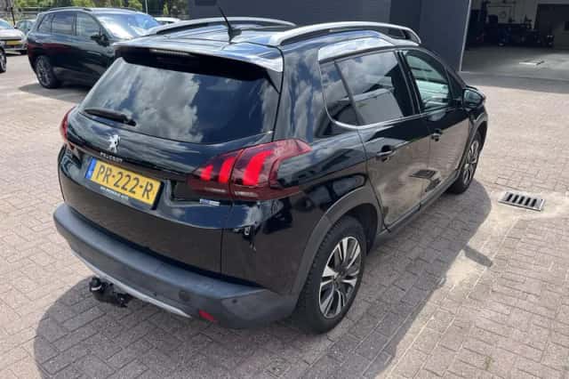 Peugeot 2008 (2017) thumbnail 3