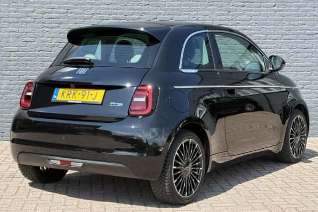 Fiat 500 (2024) thumbnail 5