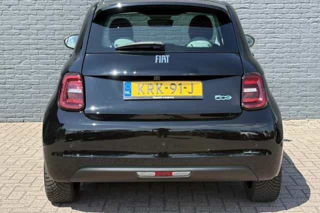 Fiat 500 (2024) thumbnail 6