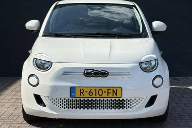 Fiat 500 (2022) thumbnail 3