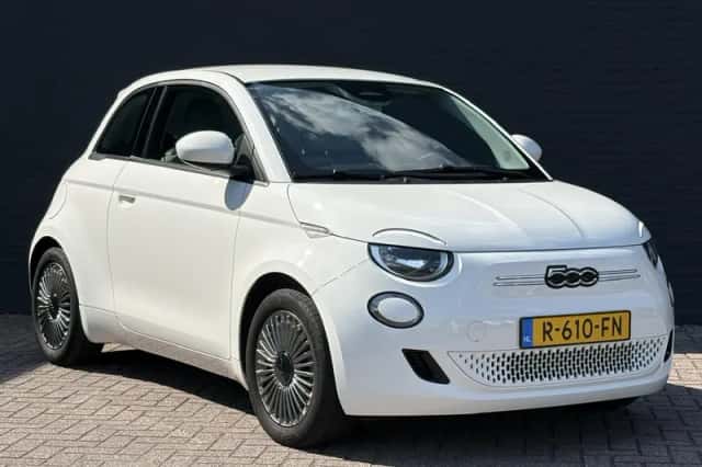 Fiat 500 (2022) thumbnail 4