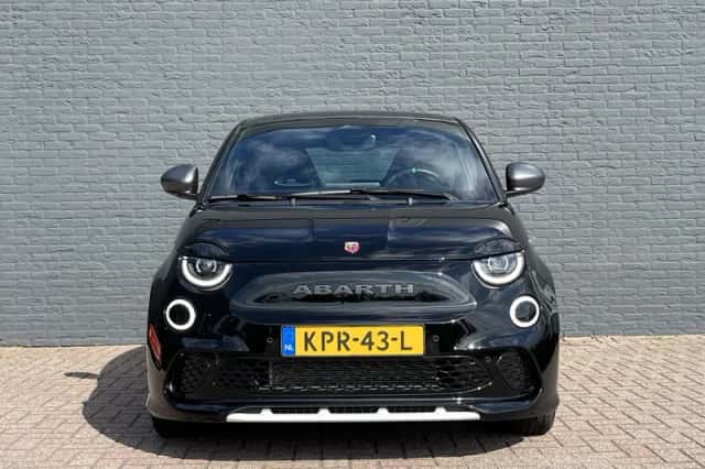 Abarth 500 (2024) thumbnail 3