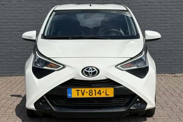 Toyota Aygo (2018) thumbnail 2