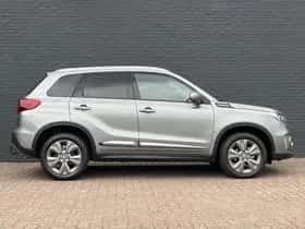 Suzuki Vitara (2022) thumbnail 4