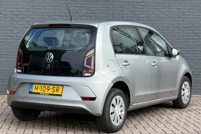 Volkswagen Up! (2020) thumbnail 5