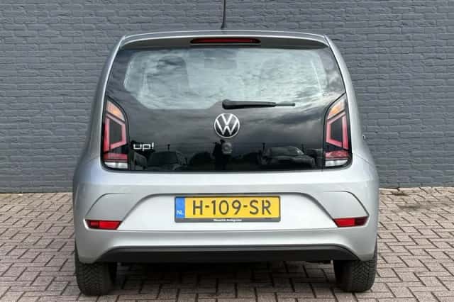 Volkswagen Up! (2020) thumbnail 6