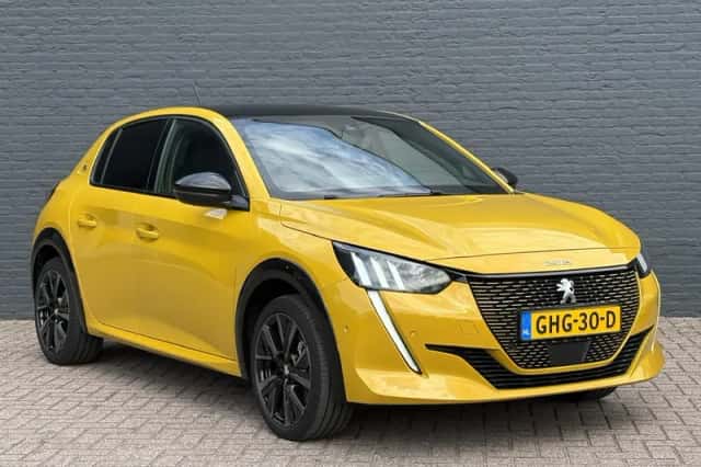 Peugeot e-208 (2023) thumbnail 4