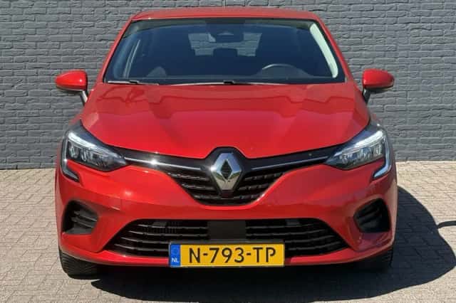 Renault Clio (2022) thumbnail 2