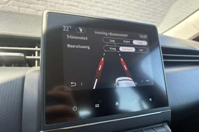 Renault Clio (2022) thumbnail 21