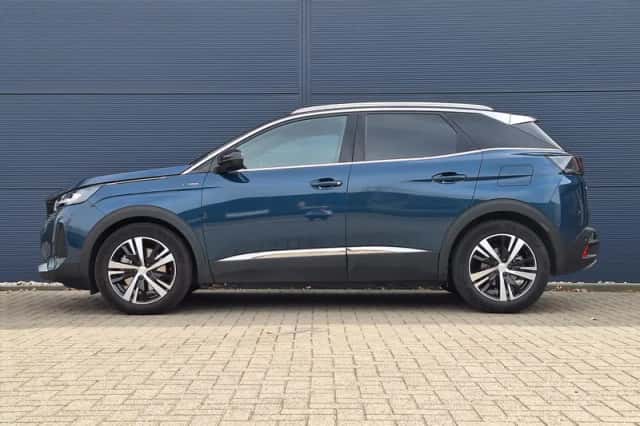 Peugeot 3008 (2022) thumbnail 2