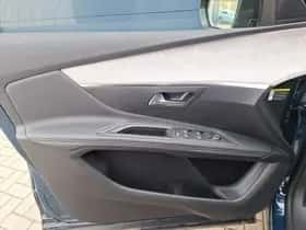 Peugeot 3008 (2022) thumbnail 9