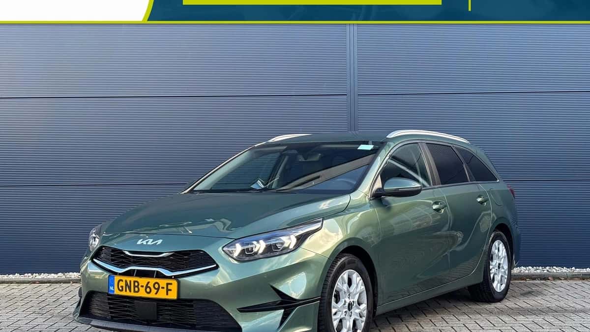 Kia Ceed Sportswagon (2024) — foto 1