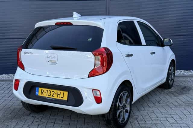 Kia Picanto (2022) thumbnail 6