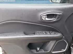 Jeep Compass (2021) thumbnail 19