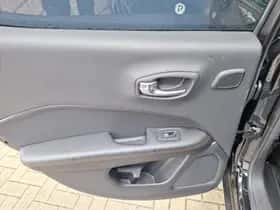 Jeep Compass (2021) thumbnail 6