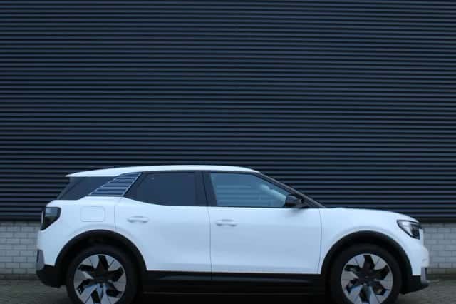 Ford Explorer (2025) thumbnail 5