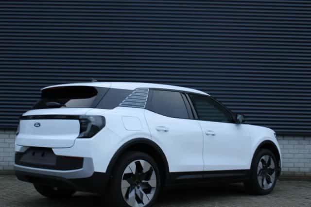 Ford Explorer (2025) thumbnail 6