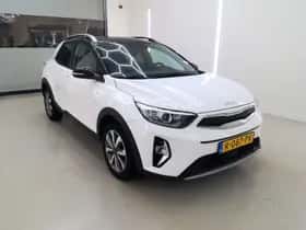 Kia Stonic (2022) thumbnail 2