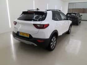 Kia Stonic (2022) thumbnail 3