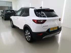 Kia Stonic (2022) thumbnail 4
