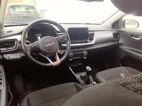 Kia Stonic (2022) thumbnail 5