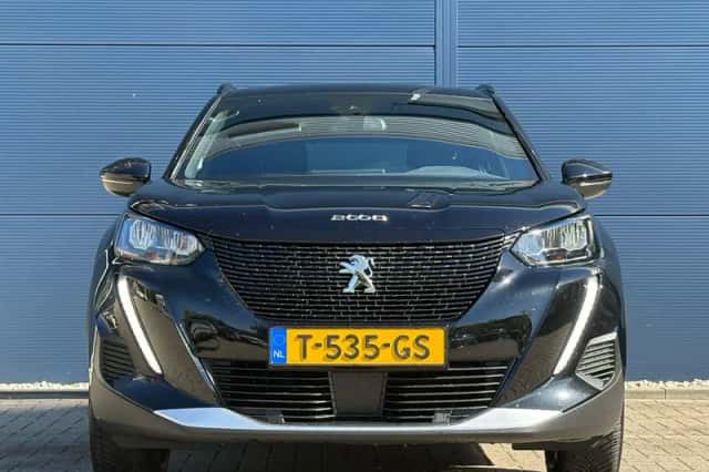 Peugeot e-2008 (2023) thumbnail 3