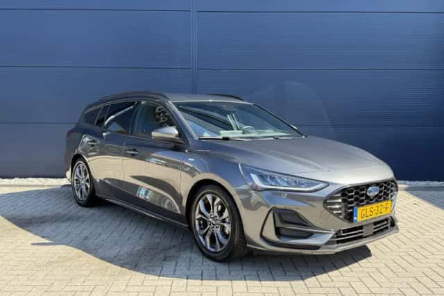 Ford Focus (2024) thumbnail 3