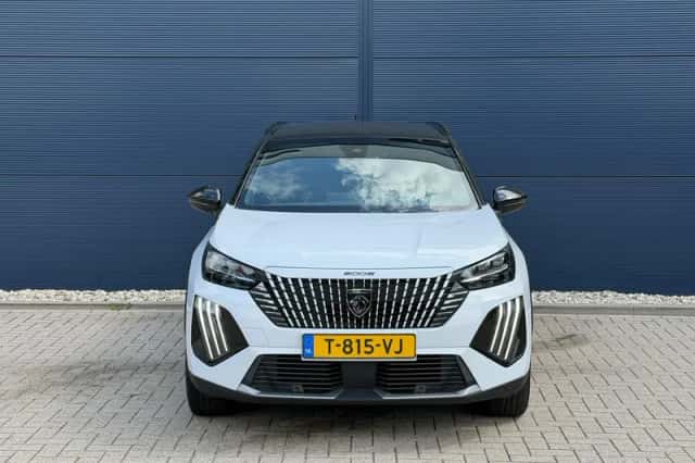 Peugeot e-2008 (2023) thumbnail 3