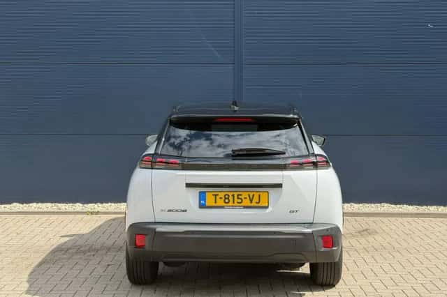 Peugeot e-2008 (2023) thumbnail 4