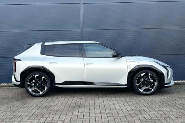 Kia EV4 (2026) thumbnail 4