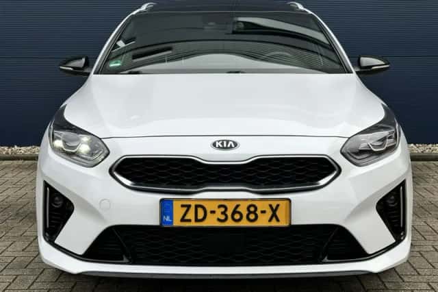Kia Ceed Sportswagon (2019) thumbnail 3