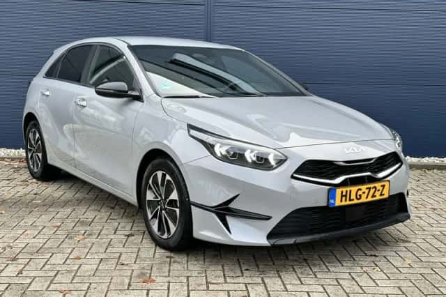 Kia Ceed (2025) thumbnail 4