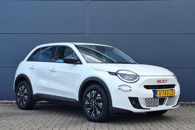 Fiat 600 (2023) thumbnail 4