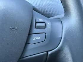 Peugeot 2008 (2019) thumbnail 18