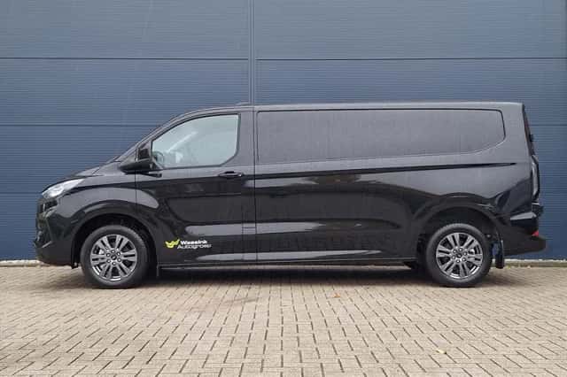 Ford Transit Custom (2024) thumbnail 3