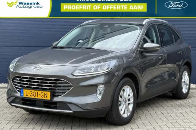 Ford Kuga (2021) thumbnail 1